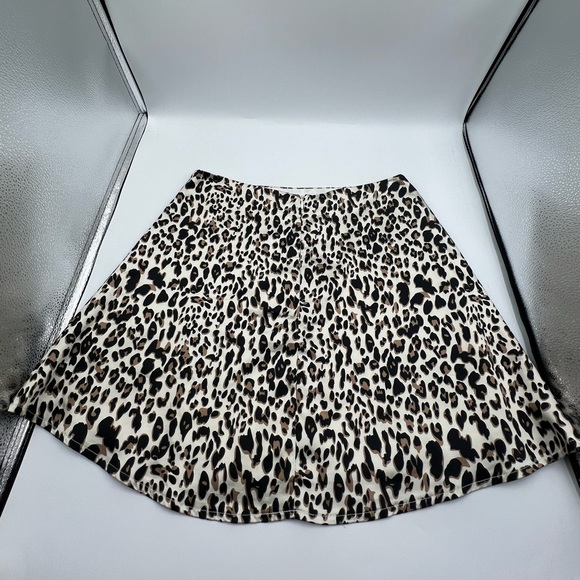 White Fox Ellery Mini Skirt Leopard Print - Picture 3 of 10